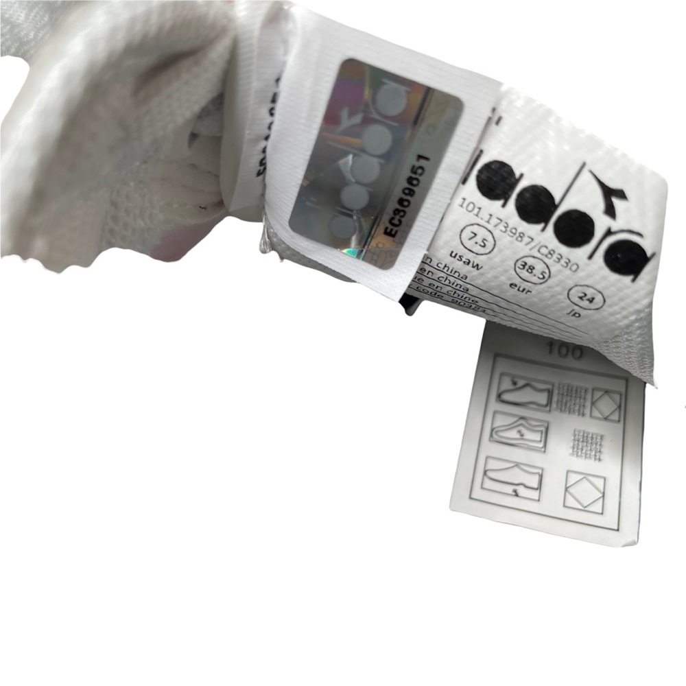 Diadora Sneaker Size 7.5 women. - Picture 11 of 15